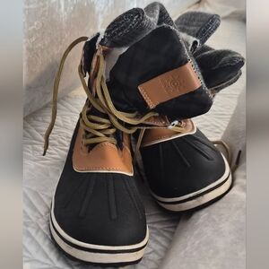 Global Win Black and Brown